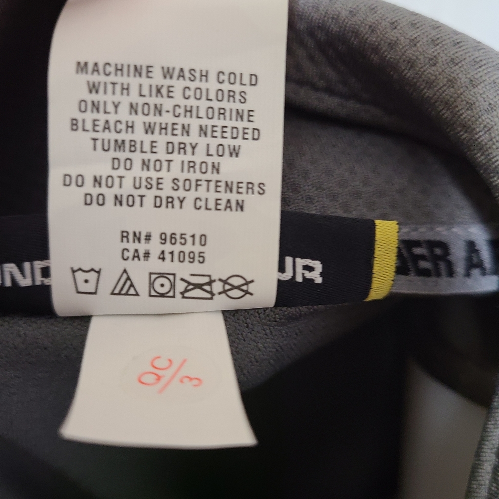 Under Armour moisture wicking sweatshirt - Picture 4 of 7